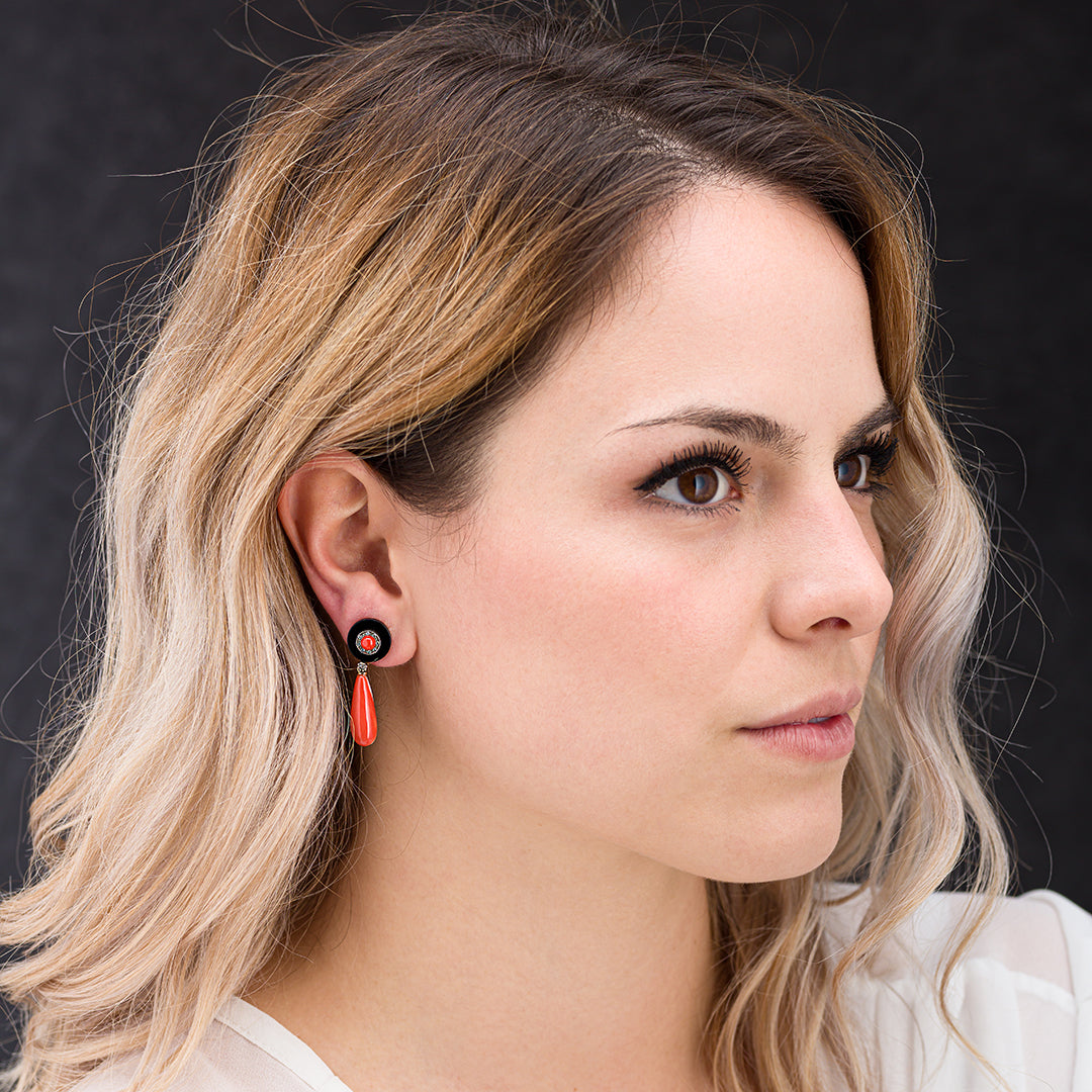 Orecchini con Pendente in Corallo e Diamanti | Riproduzione gioielli d'epoca