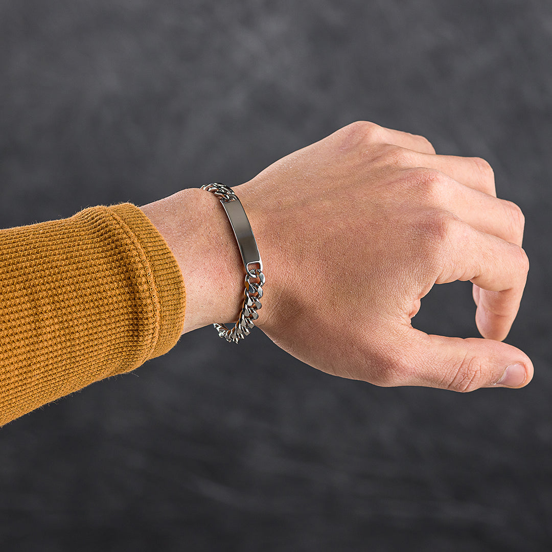 Bracciale in maglia d'acciaio con piastrina | 2 varianti