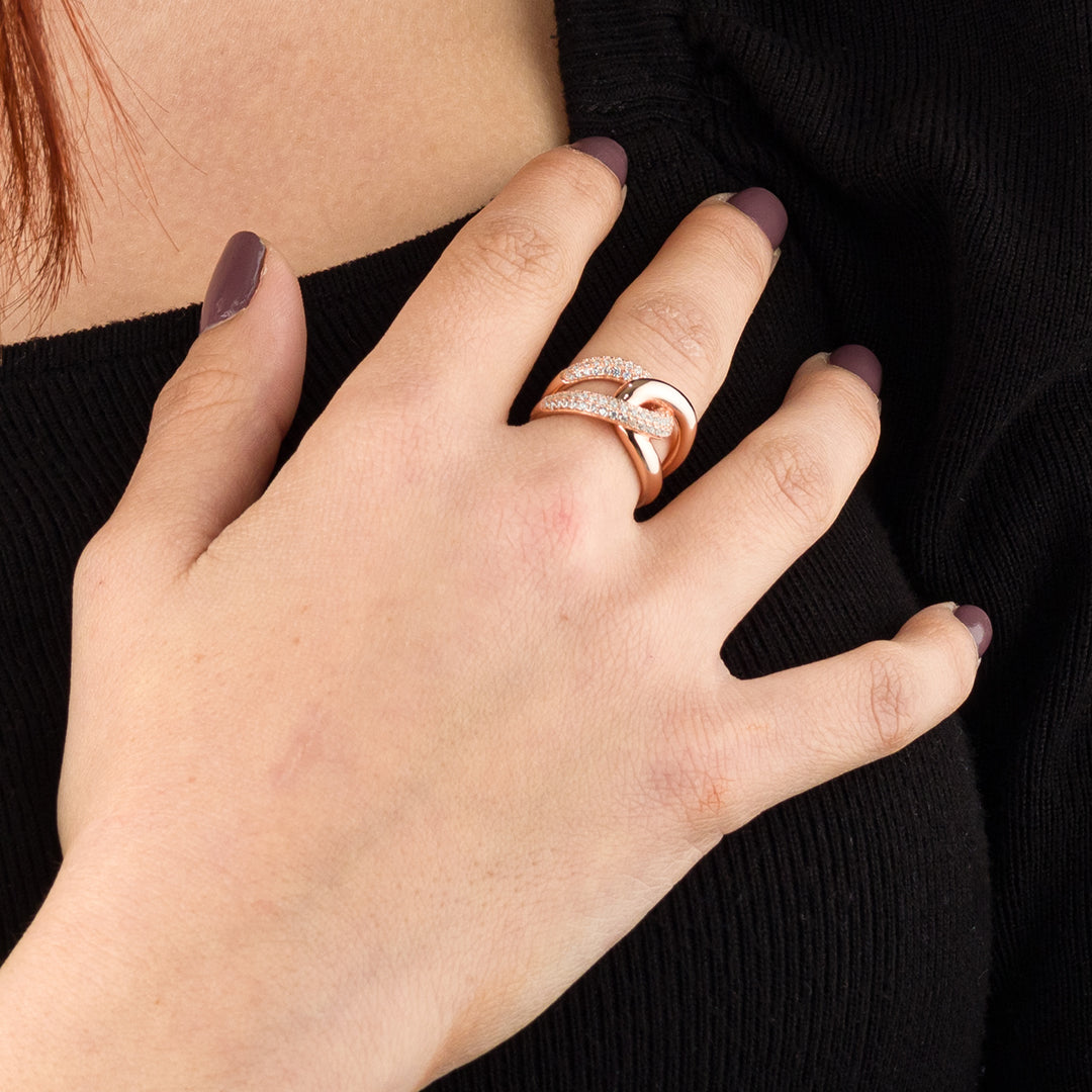 Anello Abbraccio in Argento con Pavè di Zirconi | Mabina