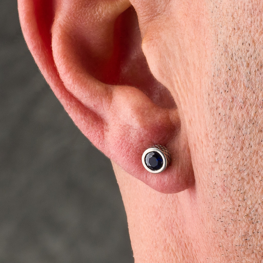 Orecchini a lobo in argento con zircone nero | Mabina