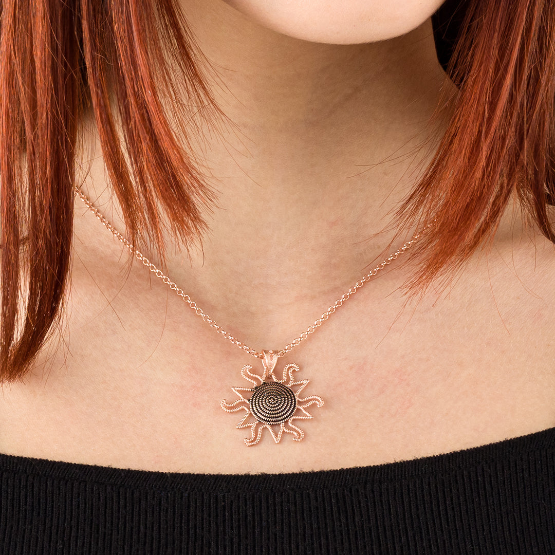 Collana con pendente sole