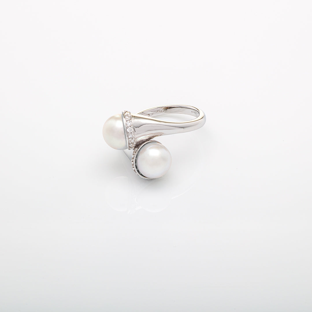 Anello in Oro Bianco con Perle e Brillanti | Mirco Visconti