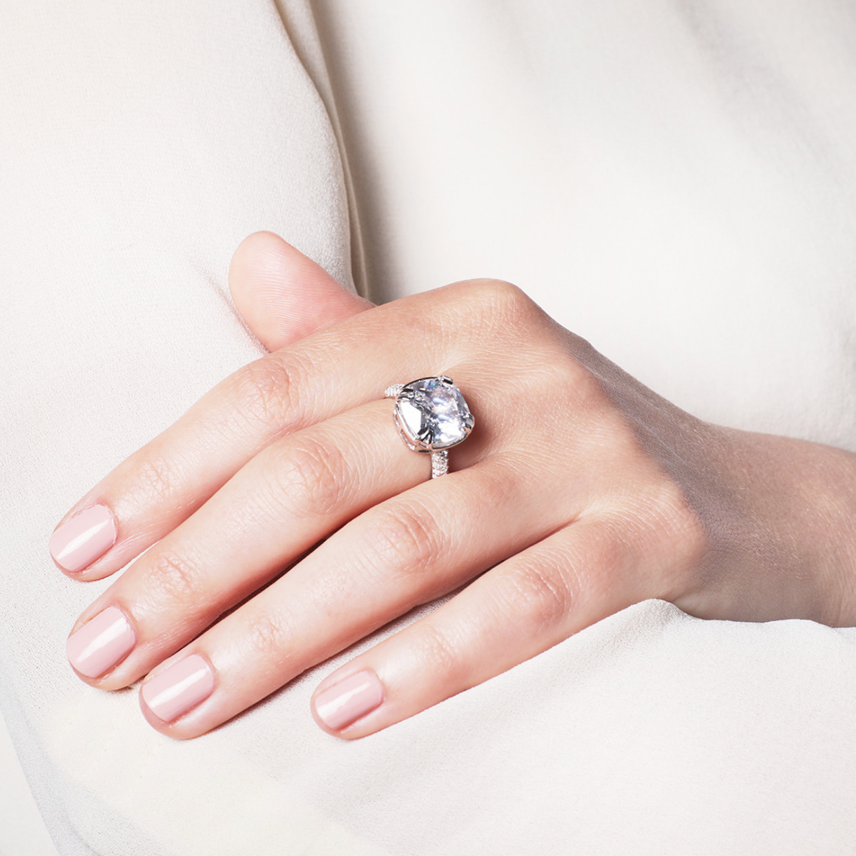 Anello Cocktail con Zirconi bianchi e Zircone colorato centrale | 4 varianti |Amen