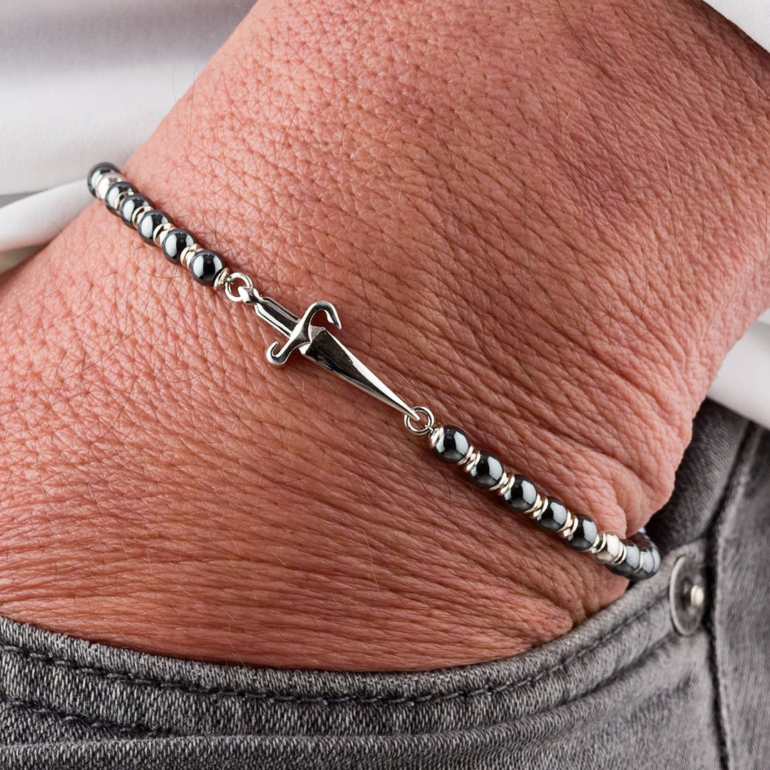 Bracciale in argento rodiato con perle di ematite grigia | Cesare Paciotti