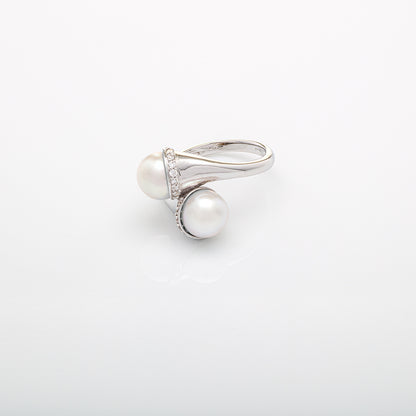 Anello in Oro Bianco con Perle e Brillanti | Mirco Visconti